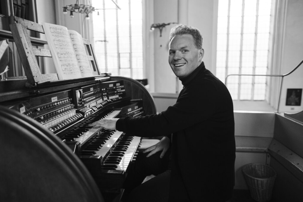 Organ musician Robert Selinger